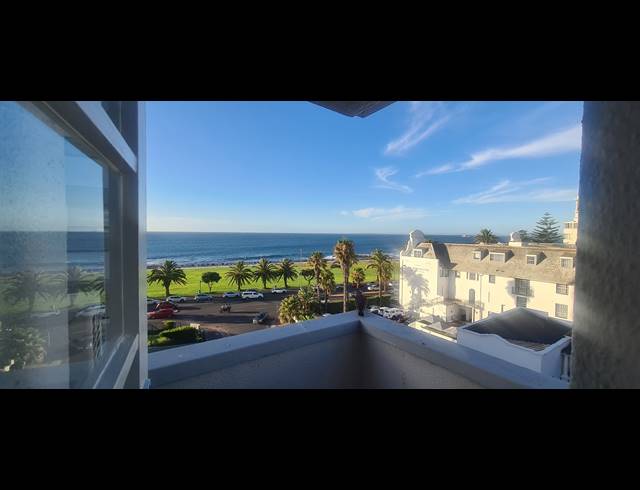 0.5 BEDROOM APARTMENT RENTED IN SEA POINT